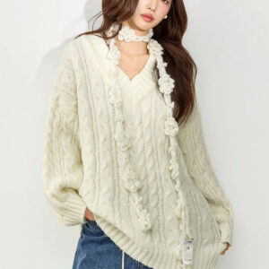 E4116 Cable V-Neck Knit