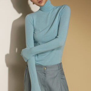 E3590 Turtleneck Top