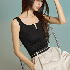 E3807 Slit Sleeveless Top