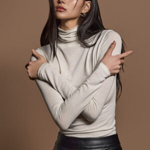 E3588 Slim Turtleneck Top